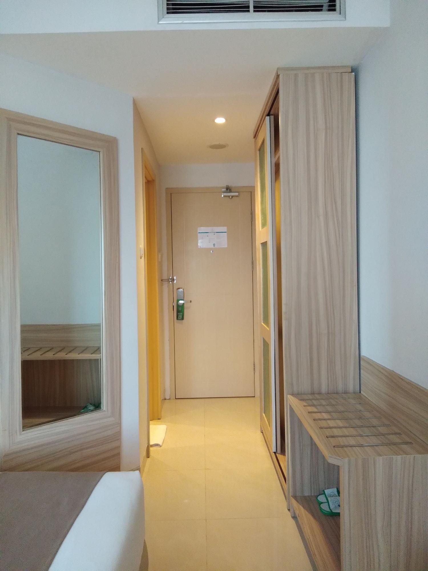 สยาริอาห์ โฮเต็ล โซโล Hotel Surakarta  ภายนอก รูปภาพ