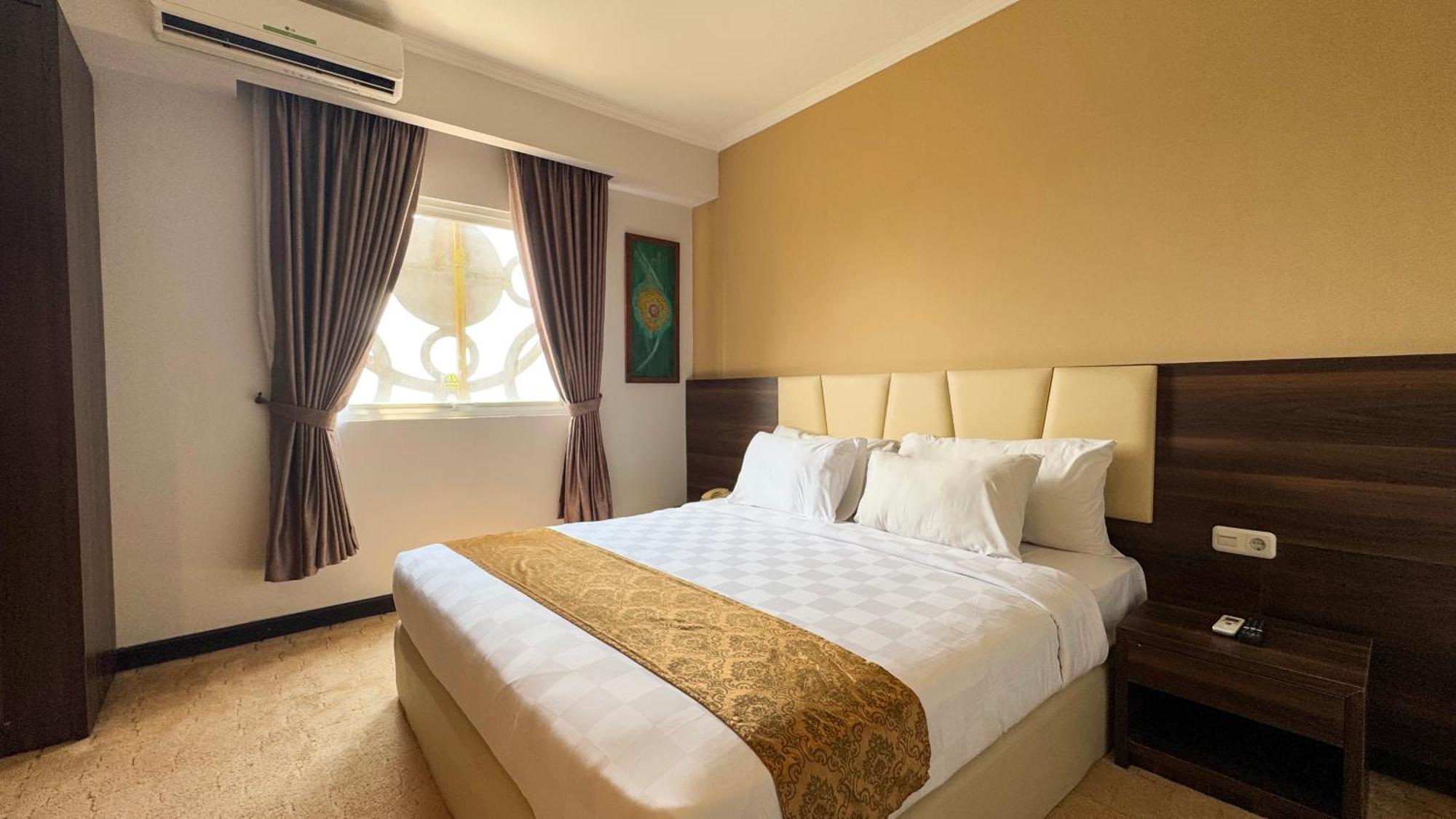 สยาริอาห์ โฮเต็ล โซโล Hotel Surakarta  ภายนอก รูปภาพ