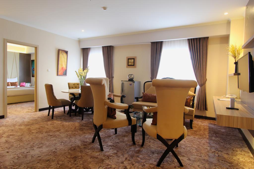 สยาริอาห์ โฮเต็ล โซโล Hotel Surakarta  ภายนอก รูปภาพ