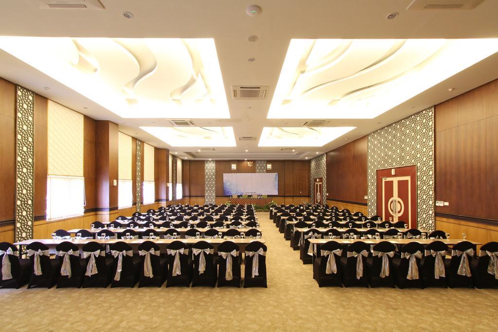 สยาริอาห์ โฮเต็ล โซโล Hotel Surakarta  ภายนอก รูปภาพ