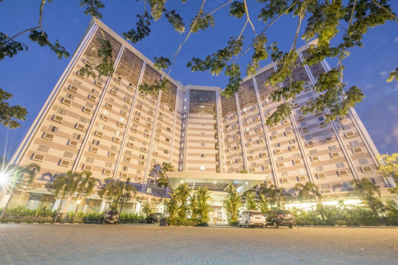 สยาริอาห์ โฮเต็ล โซโล Hotel Surakarta  ภายนอก รูปภาพ