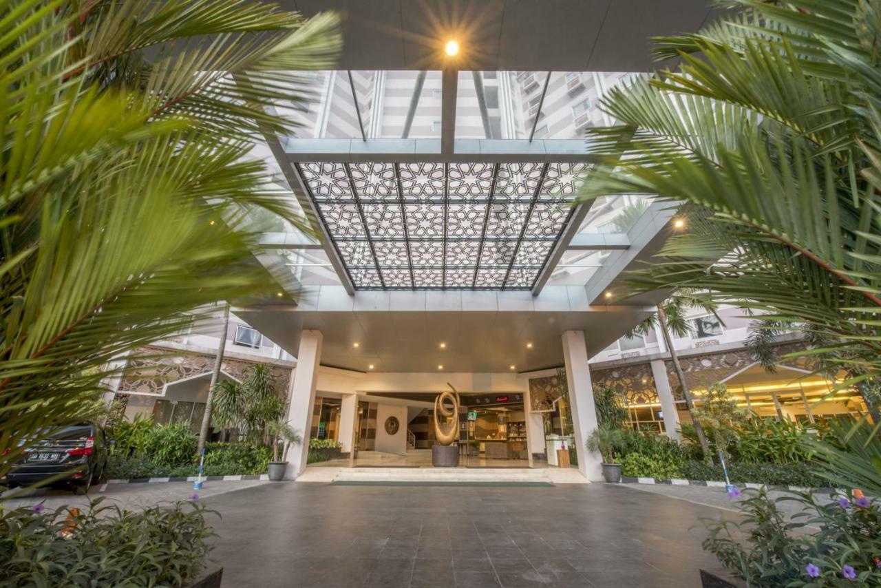 สยาริอาห์ โฮเต็ล โซโล Hotel Surakarta  ภายนอก รูปภาพ